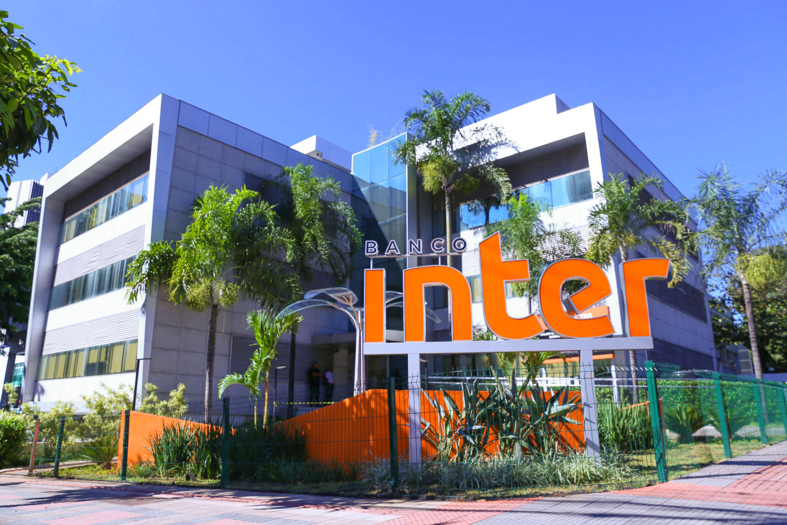 Banco Inter: Análise Completa - Vantagens, Desvantagens e Opinião Final
